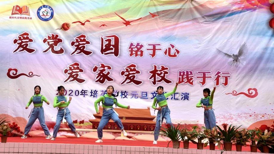 新摩托车开多久可以换机油？游戏画面